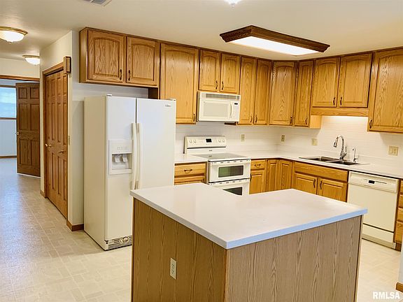 5th image of 1026 Mayberry Ln