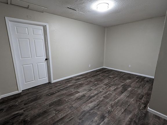 4th image of 702 S Roche St #4