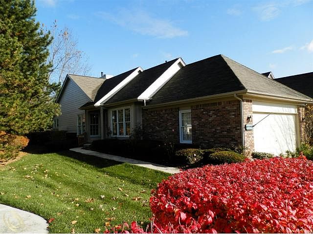 1st image of 39528 Village Run Dr