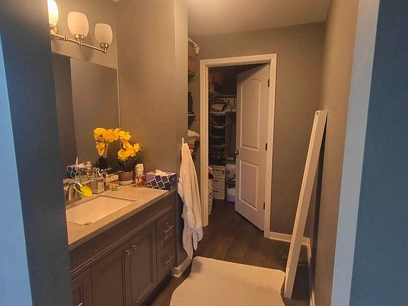 5th image of 5201 Carriageway Dr APT 102