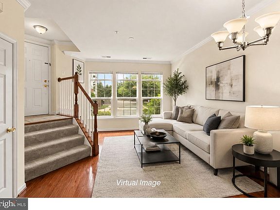 4th image of 9612 Wigfall Way