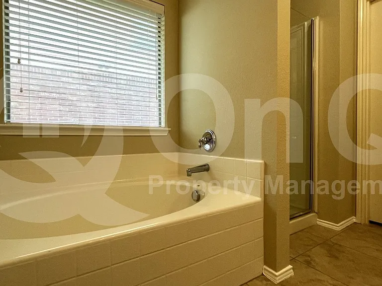 233 Niagara Falls Dr — Photo 23