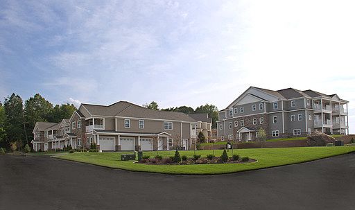 1st image of 9 Stoneledge Dr APT 9