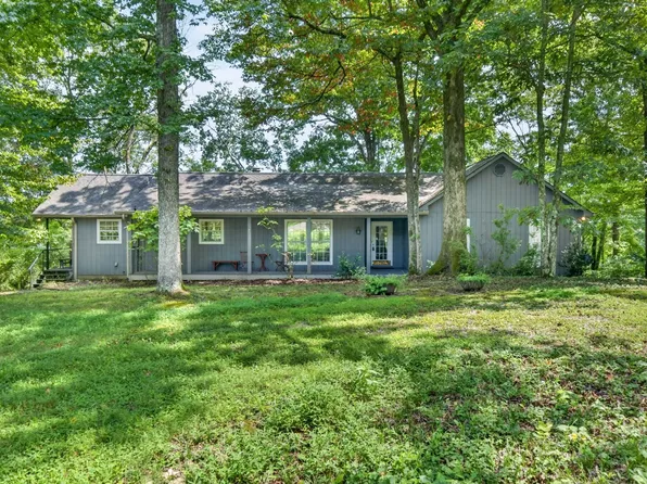 204 Red Bud Dr, Smithville, TN 37166