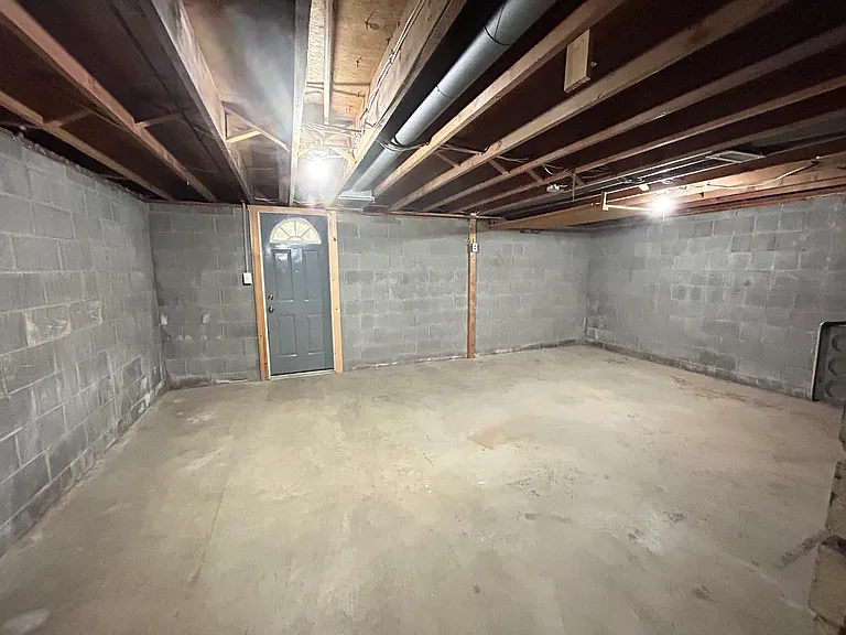 640 N Grant St — Photo 24