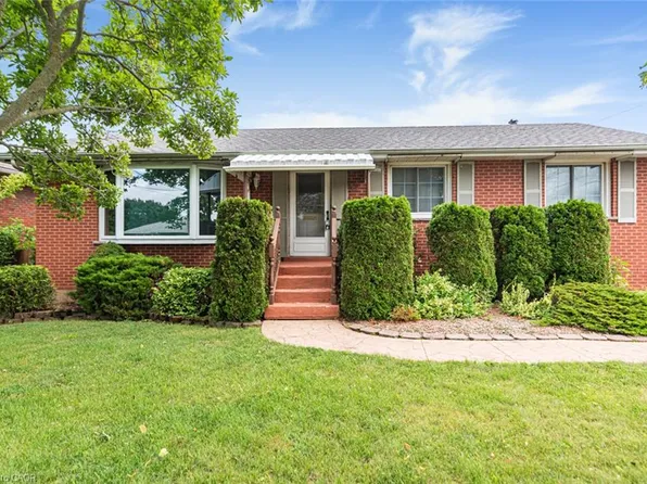 37 Lorne Ave, Grimsby, ON L3M 2H8