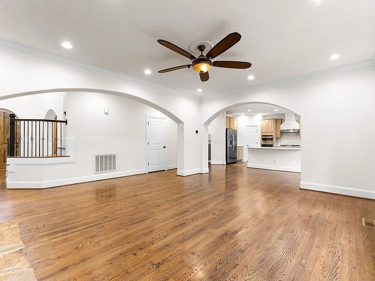 7307 Roseland Ave — Photo 16