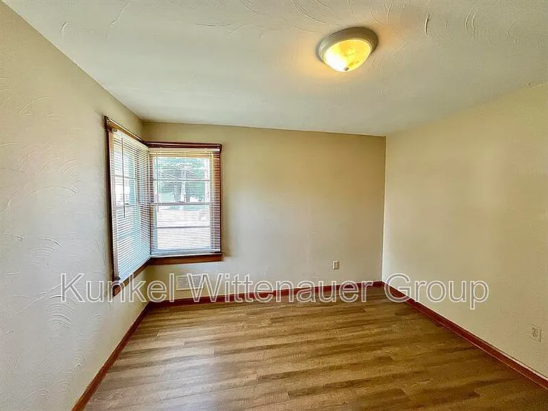 546 N 40th St — Photo 10