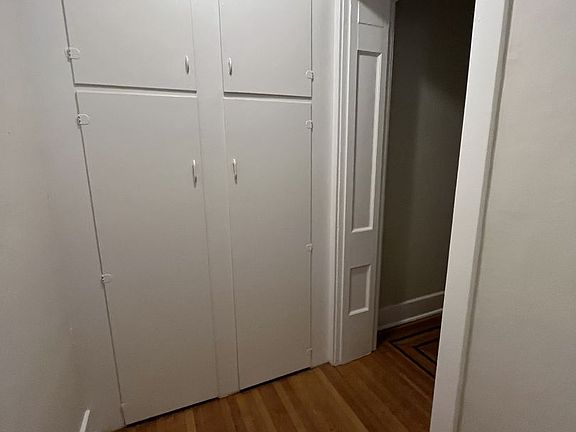 4th image of 410 W Ormsby Ave APT 10A