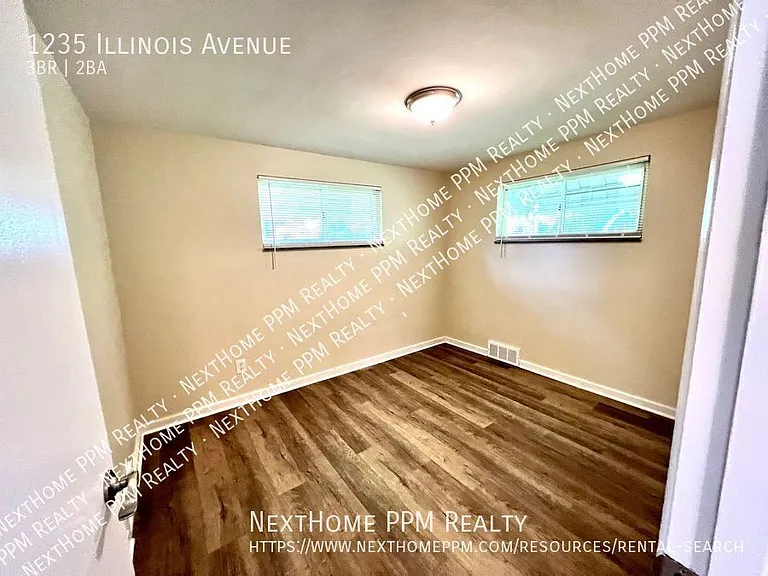 1235 Illinois Ave — Photo 15