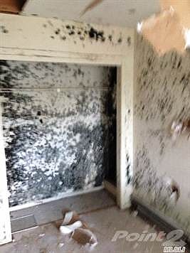 5th image of 2185 Roosevelt Ave