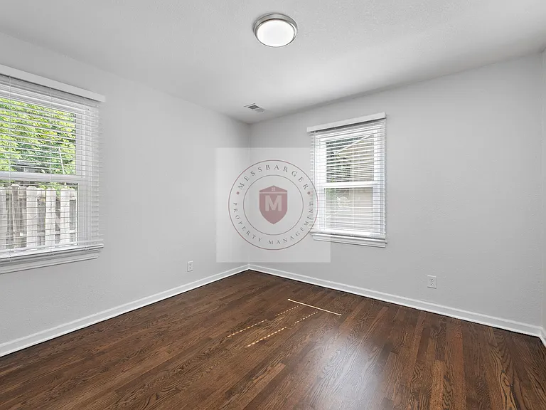 8006 W 85th St — Photo 12