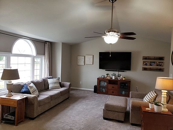 3rd image of 419 Pine St