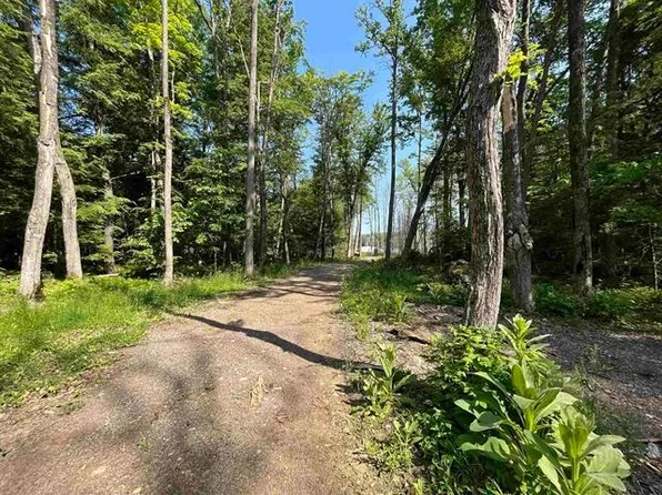 W16244 S Shore Dr, Armstrong Creek, WI 54103