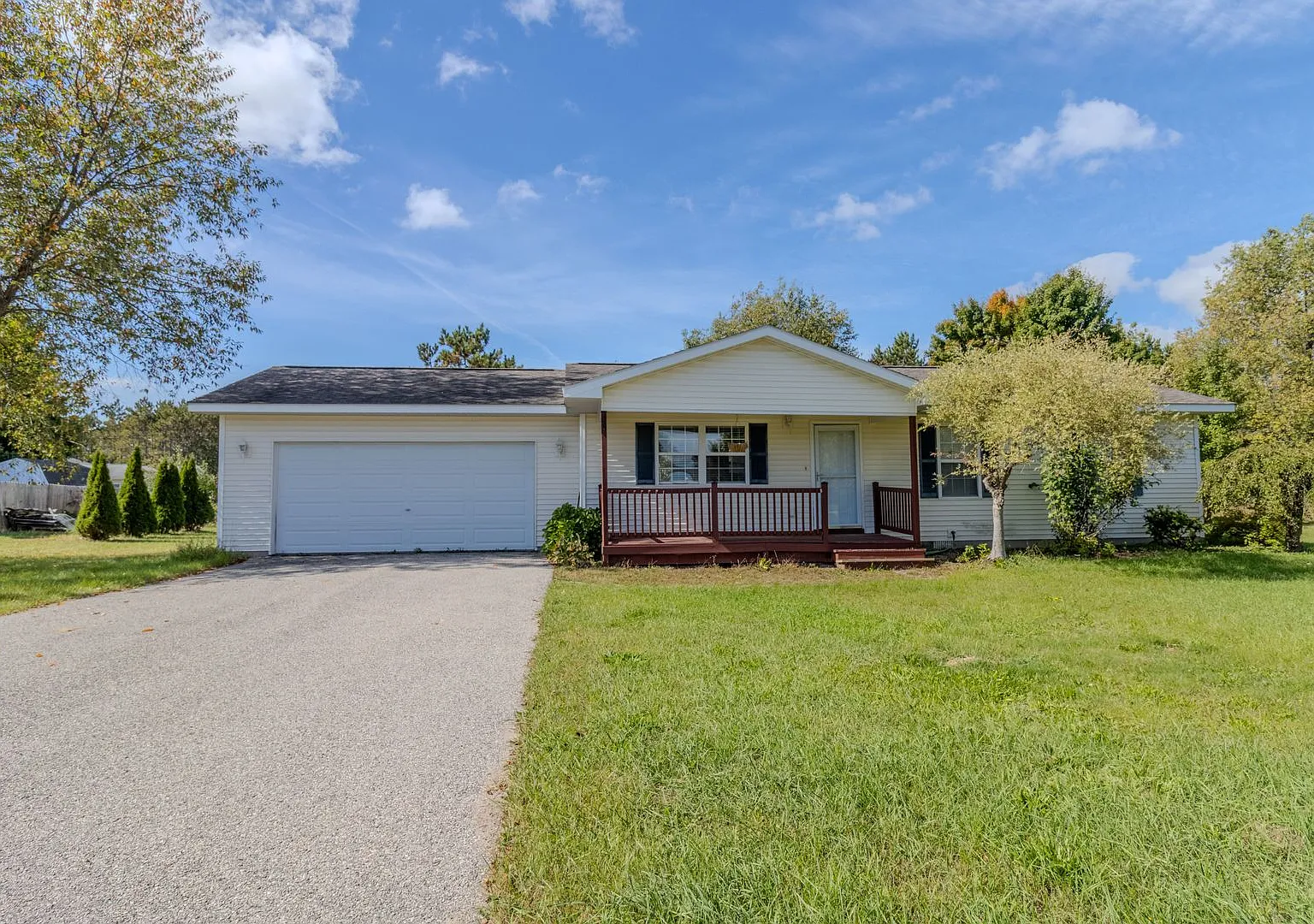 Cozy 3-Bedroom Ranch Home in Grawn — Photo 1