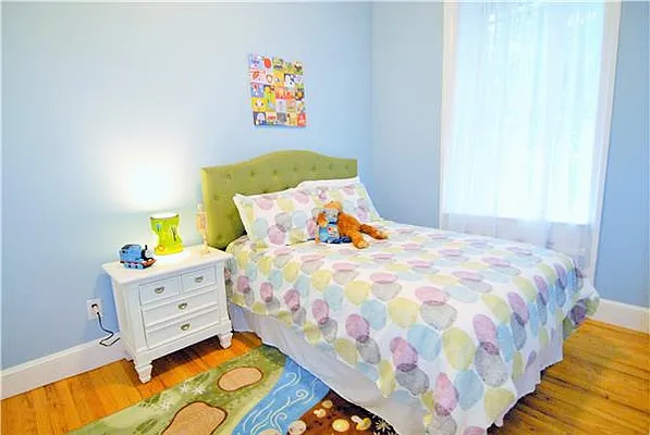 Sold by R New York | media 23