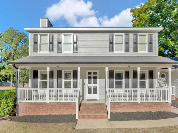 5561 Lockridge Rd, Fayetteville, NC 28311