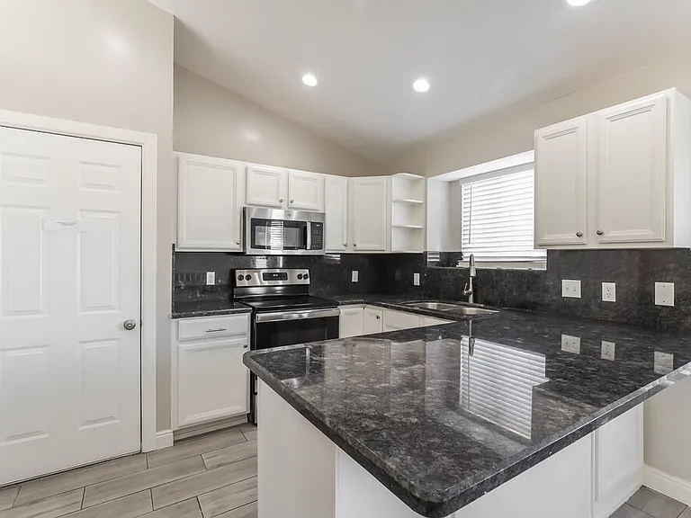 8492 S Merrick Ct — Photo 8