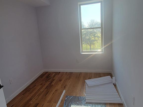 5th image of 585 Central Ave #304