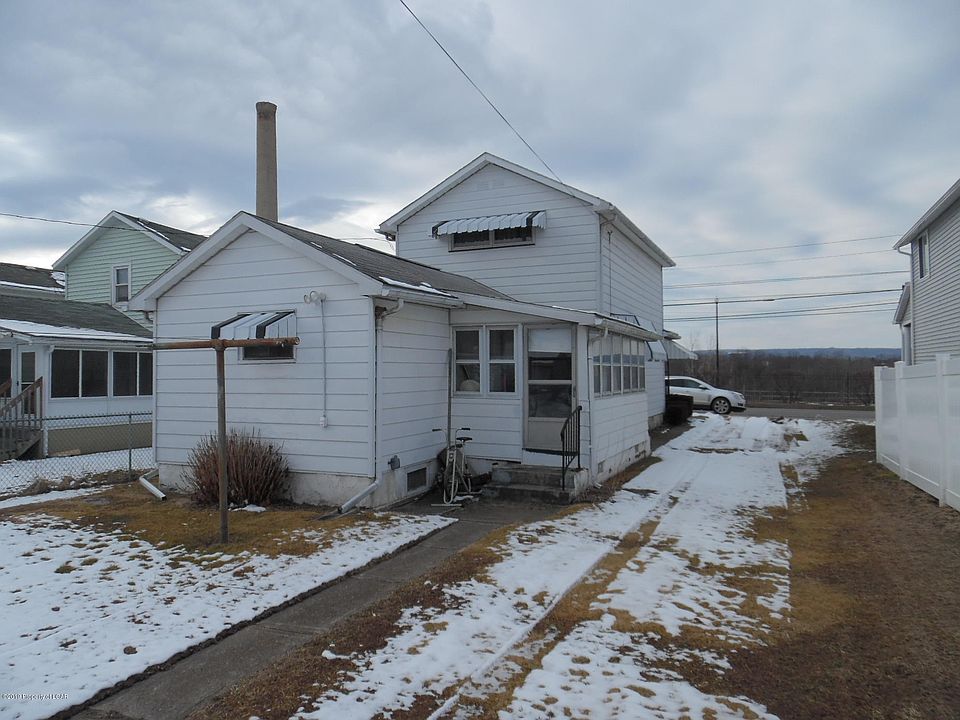 2nd image of 116 S Main St