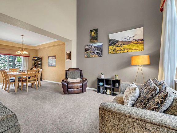 4th image of 2233 Bluebird Dr