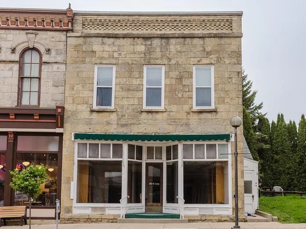 210 N Iowa St, Dodgeville, WI 53533