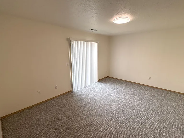 2 bed, 2.5 bath, 1350 sqft, $1,325 — Photo 13