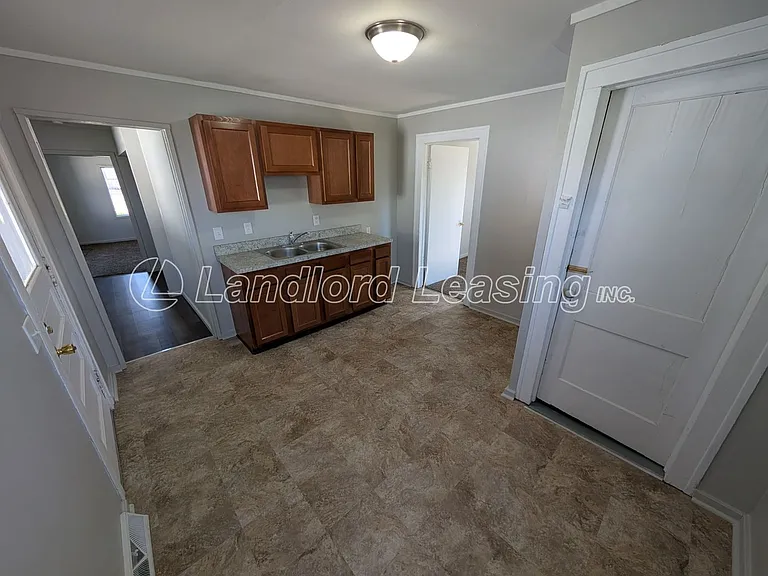 3502 Lowell Ave — Photo 5