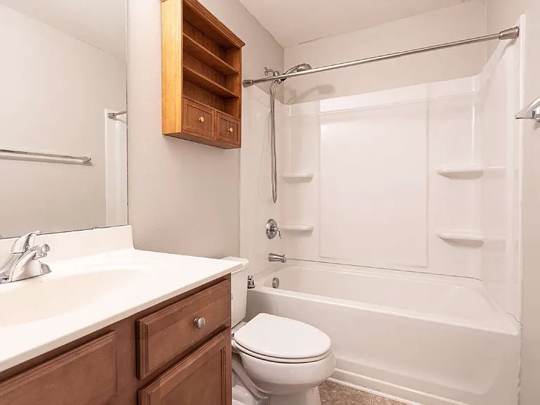 326 Azalea Dr — Photo 2