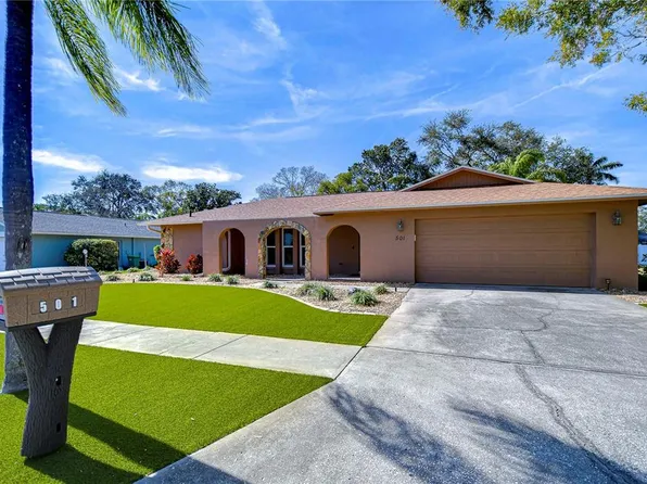 501 Meravan Dr, Palm Harbor, FL 34683