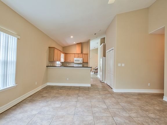 4th image of 3318 Cameron Chase Dr