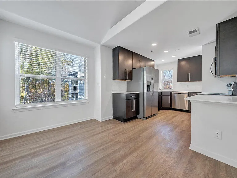 The Vinings Apartments — Photo 18