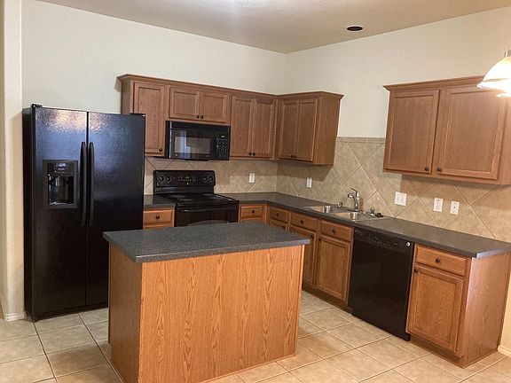 5th image of 105 Rockbrook Dr