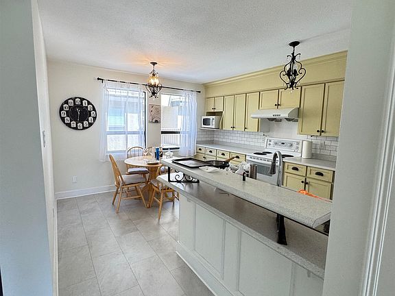 5th image of 7311 Moffatt Rd #7