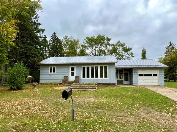 218 1st St NW, Menahga, MN 56464
