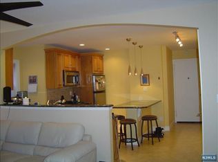 3041 Edwin Ave APT 1F, Fort Lee, NJ 07024