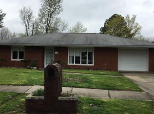 200 S Wedgewood Ln, Carbondale, IL 62901