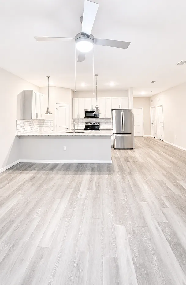 Hidden Gem! Beautiful 3/2 Duplex — Photo 4