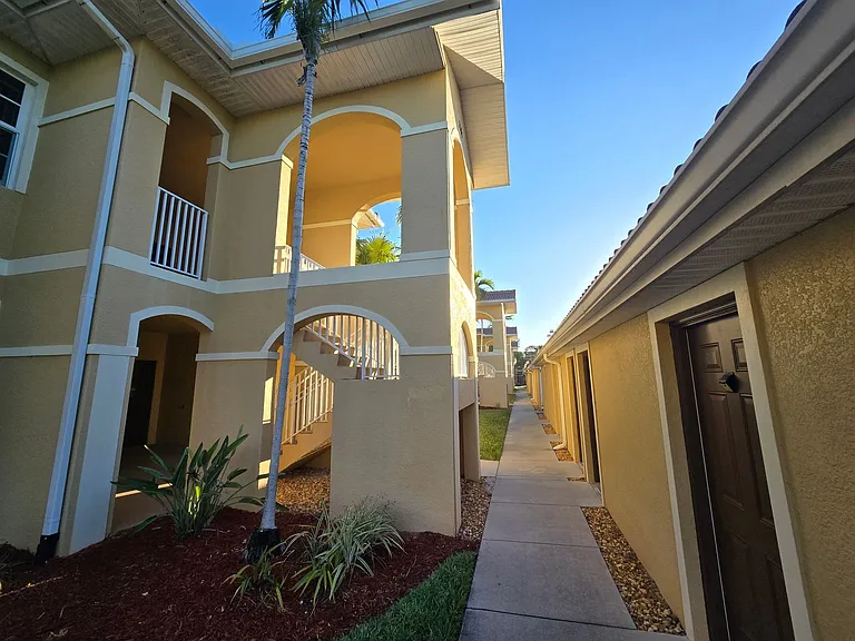 1101 Winding Pines Cir #202 — Photo 3