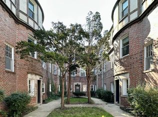 918 Green Bay Rd UNIT B4, Winnetka, IL 60093