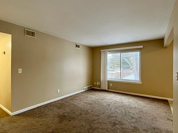 5th image of 939 James St APT 6