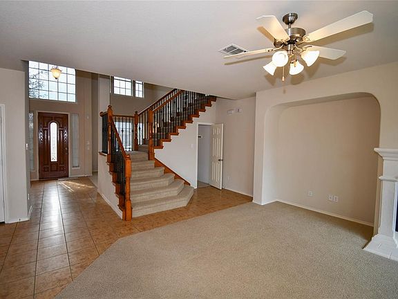 3rd image of 847 Peach Ln