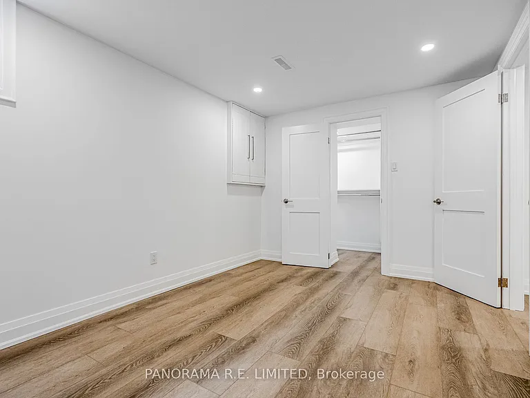 674 Netherton Cres #LOWER — Photo 14