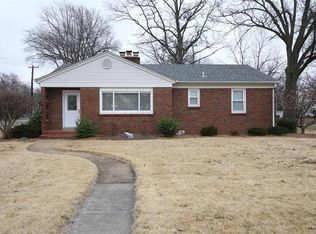 975 N Clinton St, Breese, IL 62230