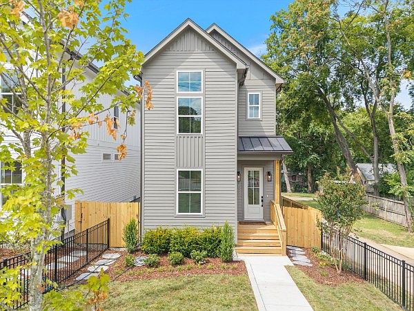 1st image of 2826 Clifton Ave