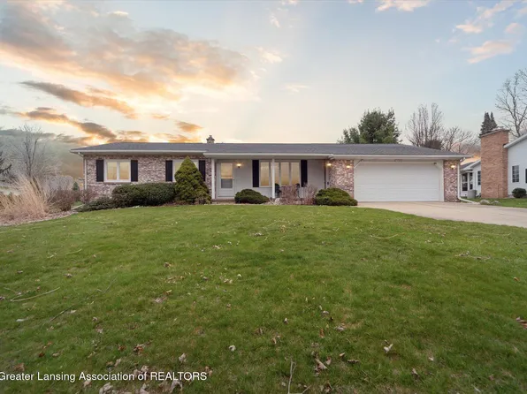 11800 W Andre Dr, Grand Ledge, MI 48837