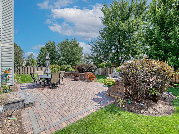 3rd image of 10244 Mayflower Ln