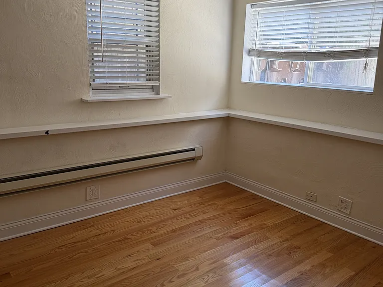 1948 N Lincoln Ave — Photo 6