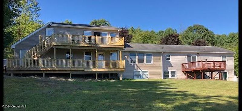 5th image of 129 Powderhorn Way