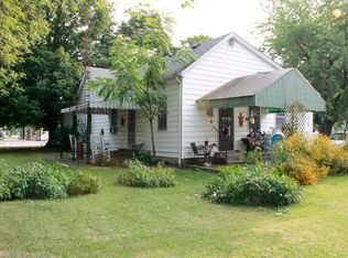 711 Carroll St, Pawnee, IL 62558